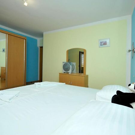 Roso Apartment With Sea View Trogir Exterior photo