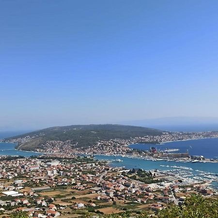 Roso Apartment With Sea View Trogir Exterior photo