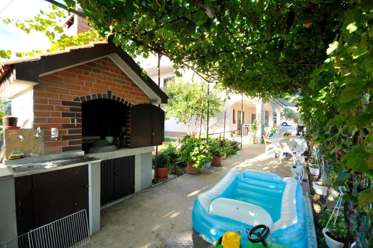 Roso Apartment With Sea View Trogir Exterior photo