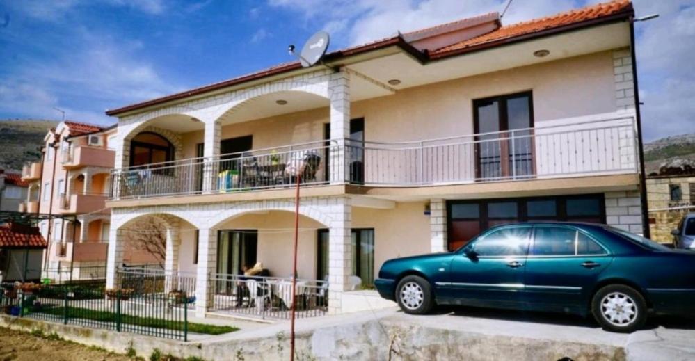 Roso Apartment With Sea View Trogir Exterior photo