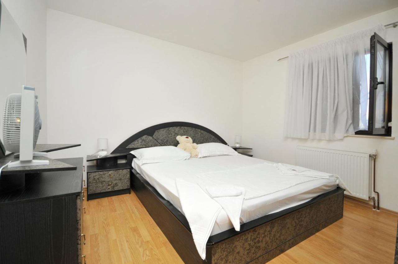 Roso Apartment With Sea View Trogir Exterior photo