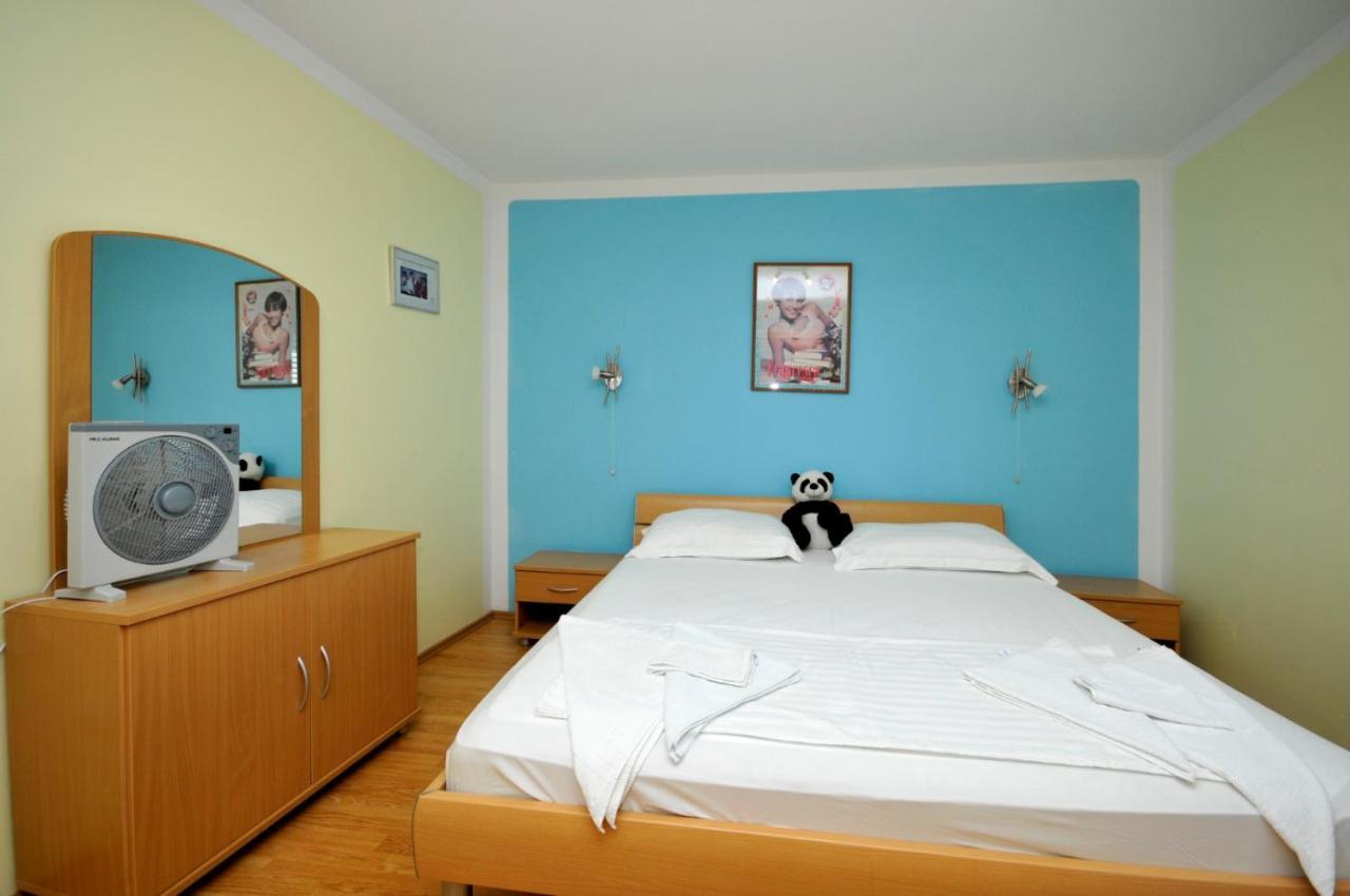 Roso Apartment With Sea View Trogir Exterior photo