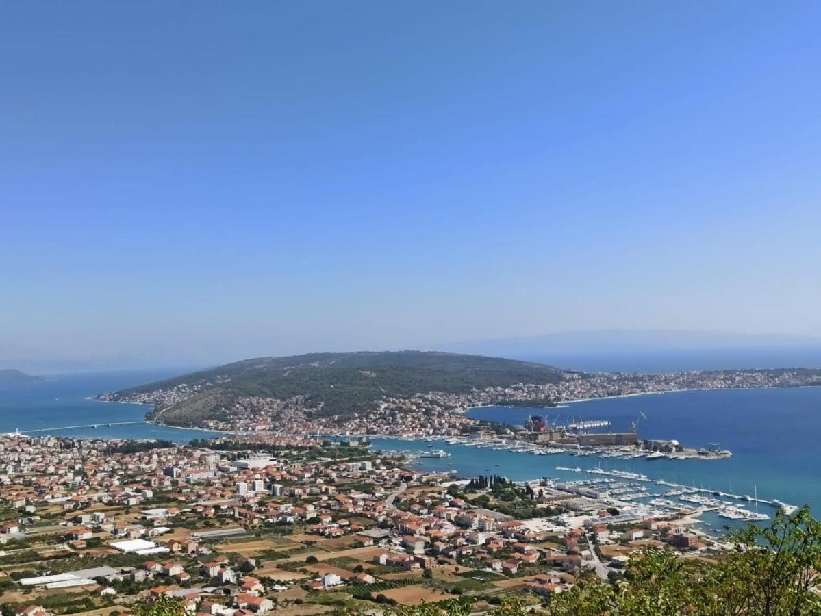 Roso Apartment With Sea View Trogir Exterior photo