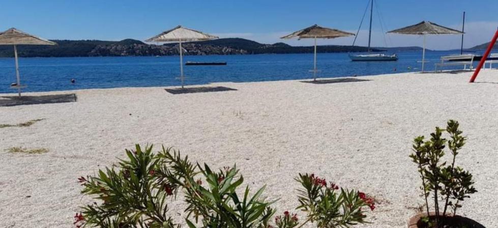 Roso Apartment With Sea View Trogir Exterior photo