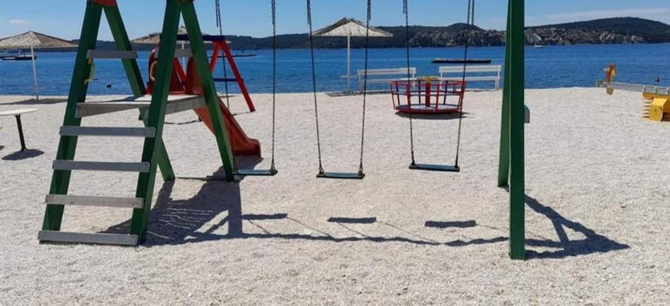 Roso Apartment With Sea View Trogir Exterior photo